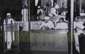 Jawaharlal_Nehru_delivering_his_-tryst_with_destiny-_speech